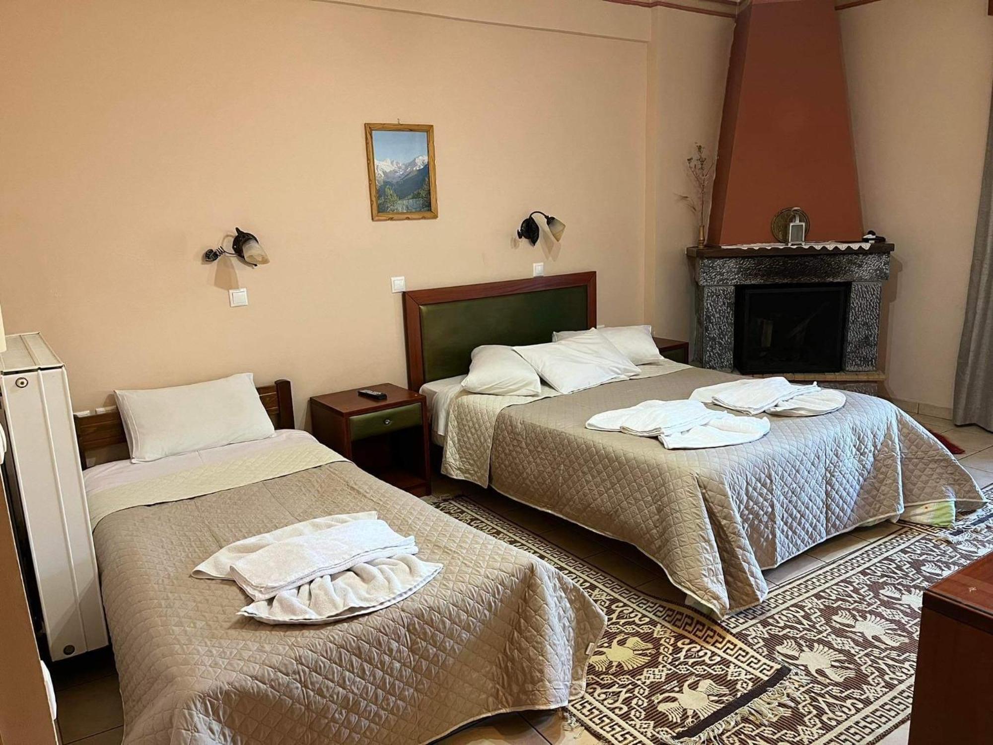 To Spiti Tis Irinis Hotel Vitina Ngoại thất bức ảnh