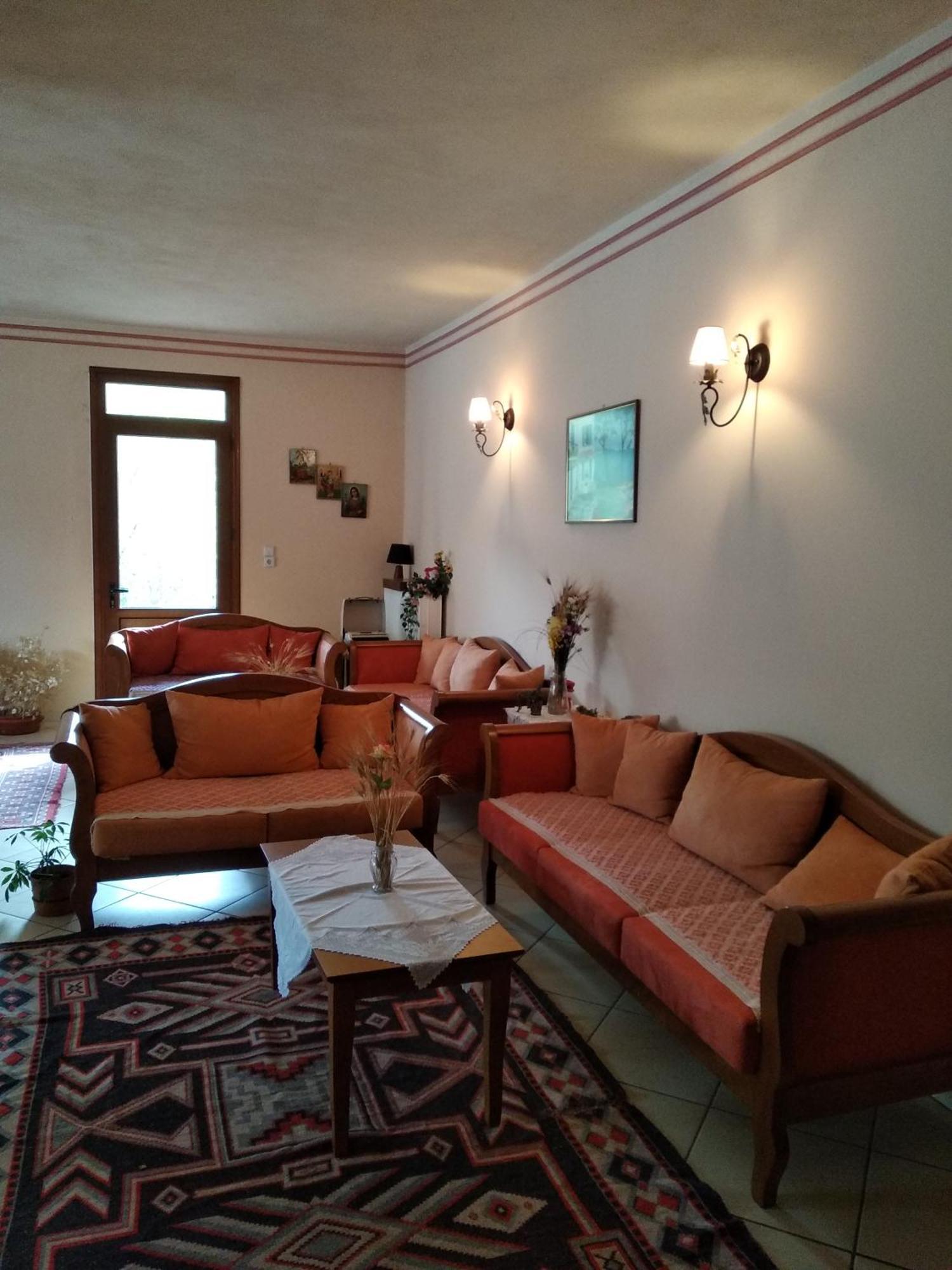 To Spiti Tis Irinis Hotel Vitina Ngoại thất bức ảnh